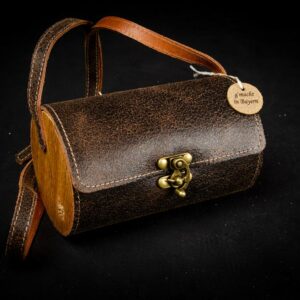 Ledertasche mit Holz (der Rundling)