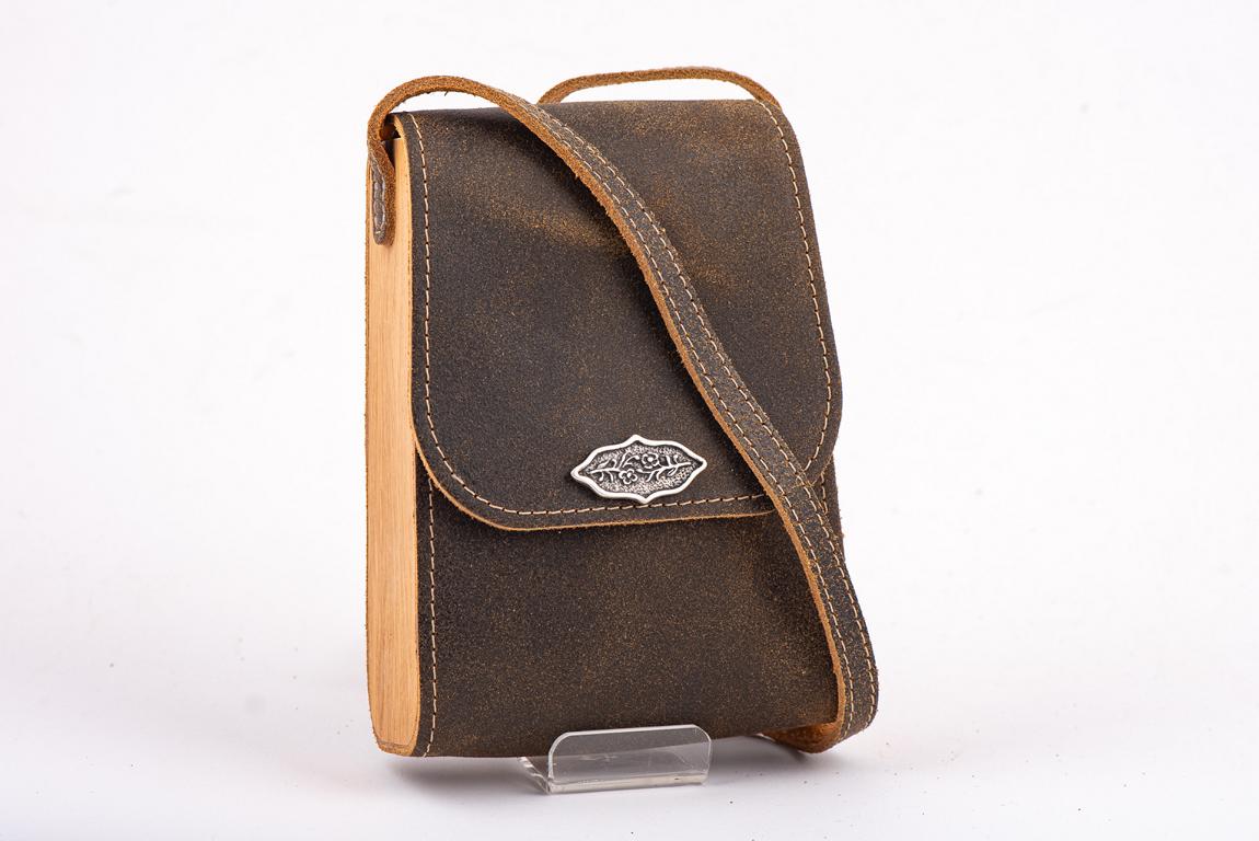 Ledertasche mit Holz (die schmale Hohe) – Bild 4