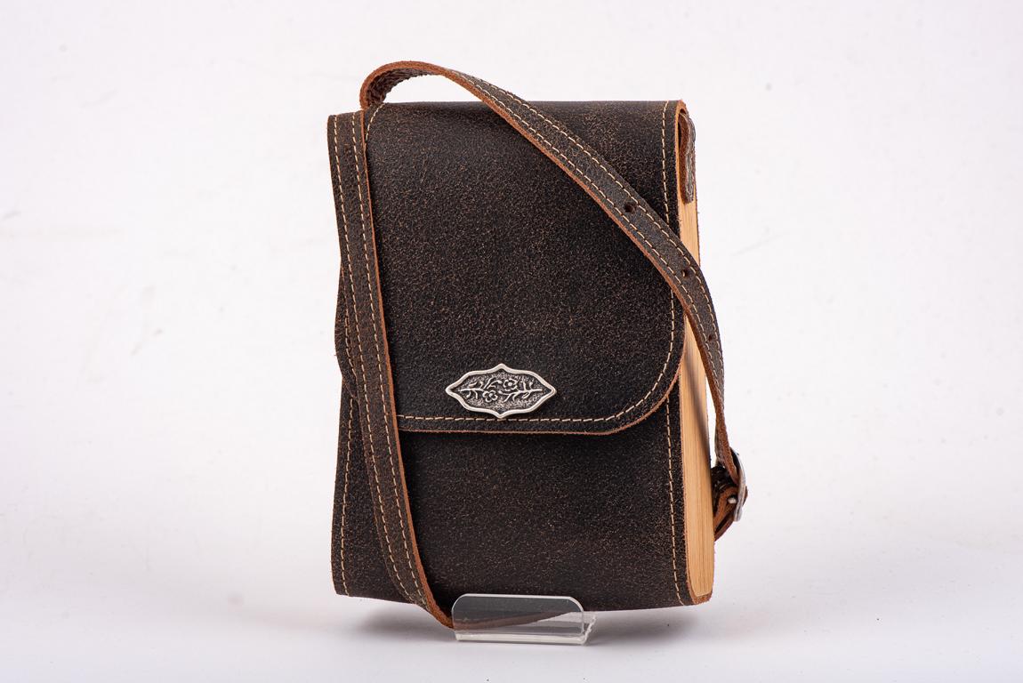 Ledertasche mit Holz (die schmale Hohe) – Bild 5