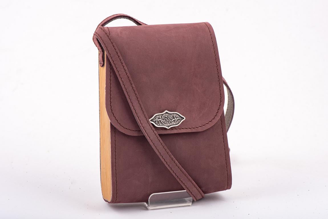 Ledertasche mit Holz (die schmale Hohe) – Bild 8